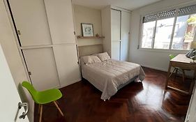 Depto renovado en recoleta.